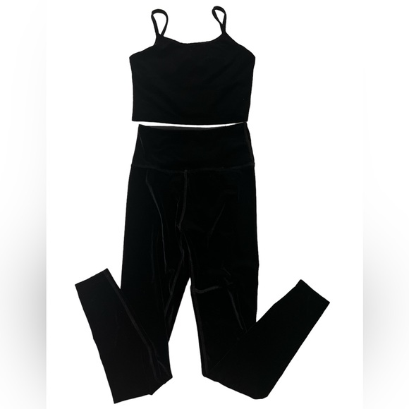 Velvet Motion High Waisted Midi Legging and cropped tank set. - Picture 2 of 12
